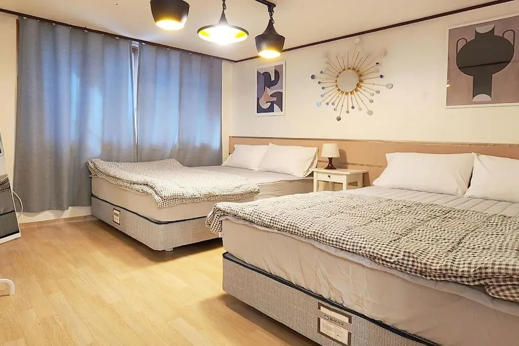 Hongdae Yeontral Park Exit7 K-7 Apartment Seoul