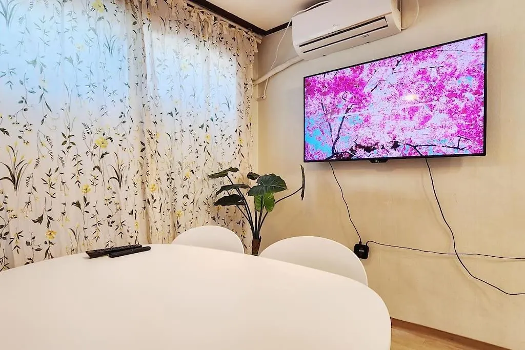 Hongdae Yeontral Park Exit7 K-7 Apartamento Seul 0*,