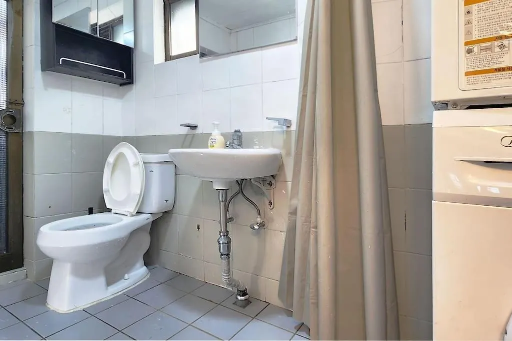 Hongdae Yeontral Park Exit7 K-7 Apartment Seoul